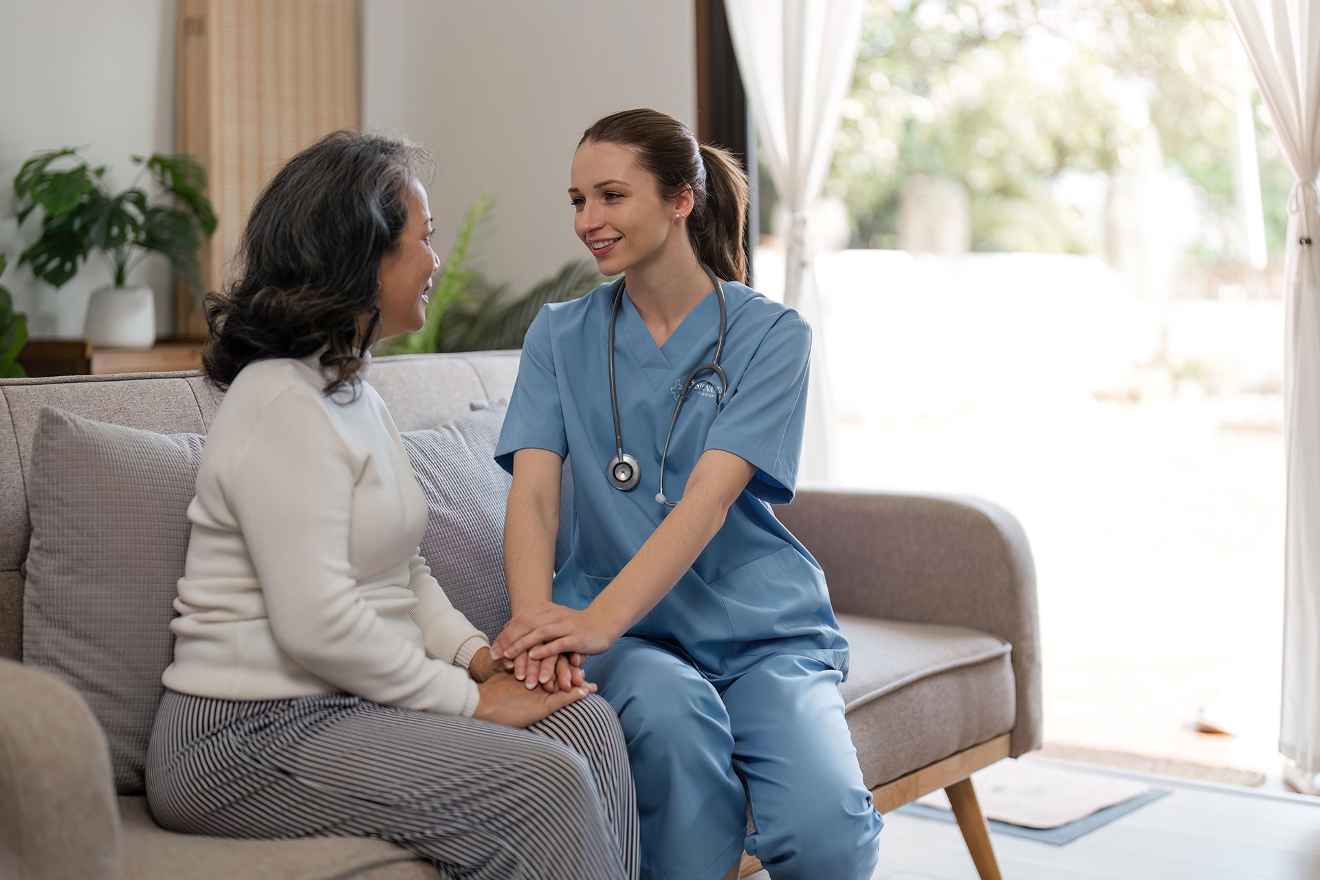 Hero-Comforting-Patient-Bad-News comforting patient during bad news