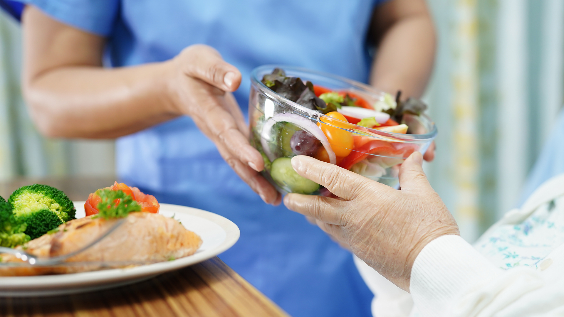 Hero-Healthy-Food-Salad Nurse helping patient