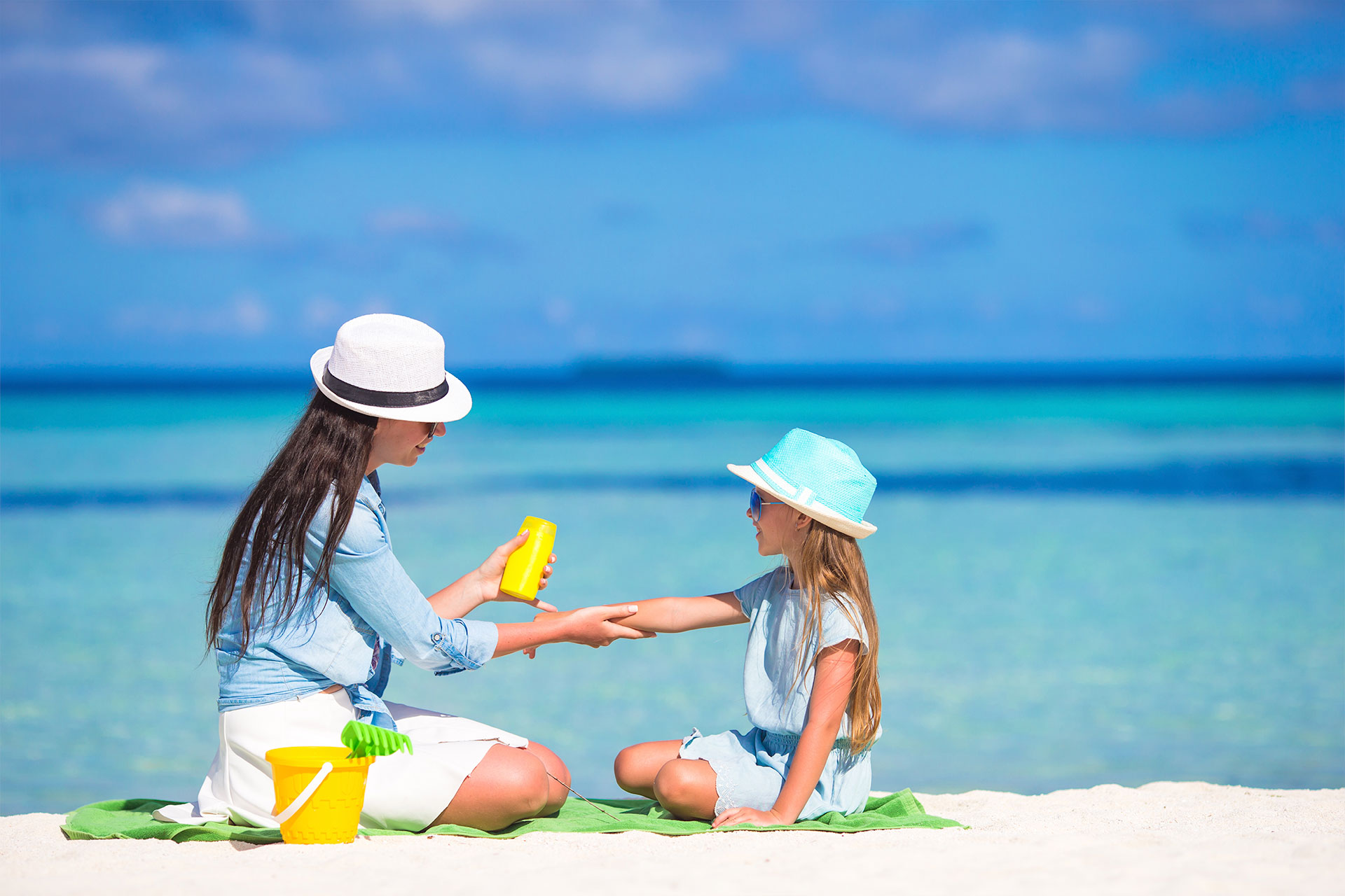 Hero-Woman-Child-Beach-SPF safety tips for summer