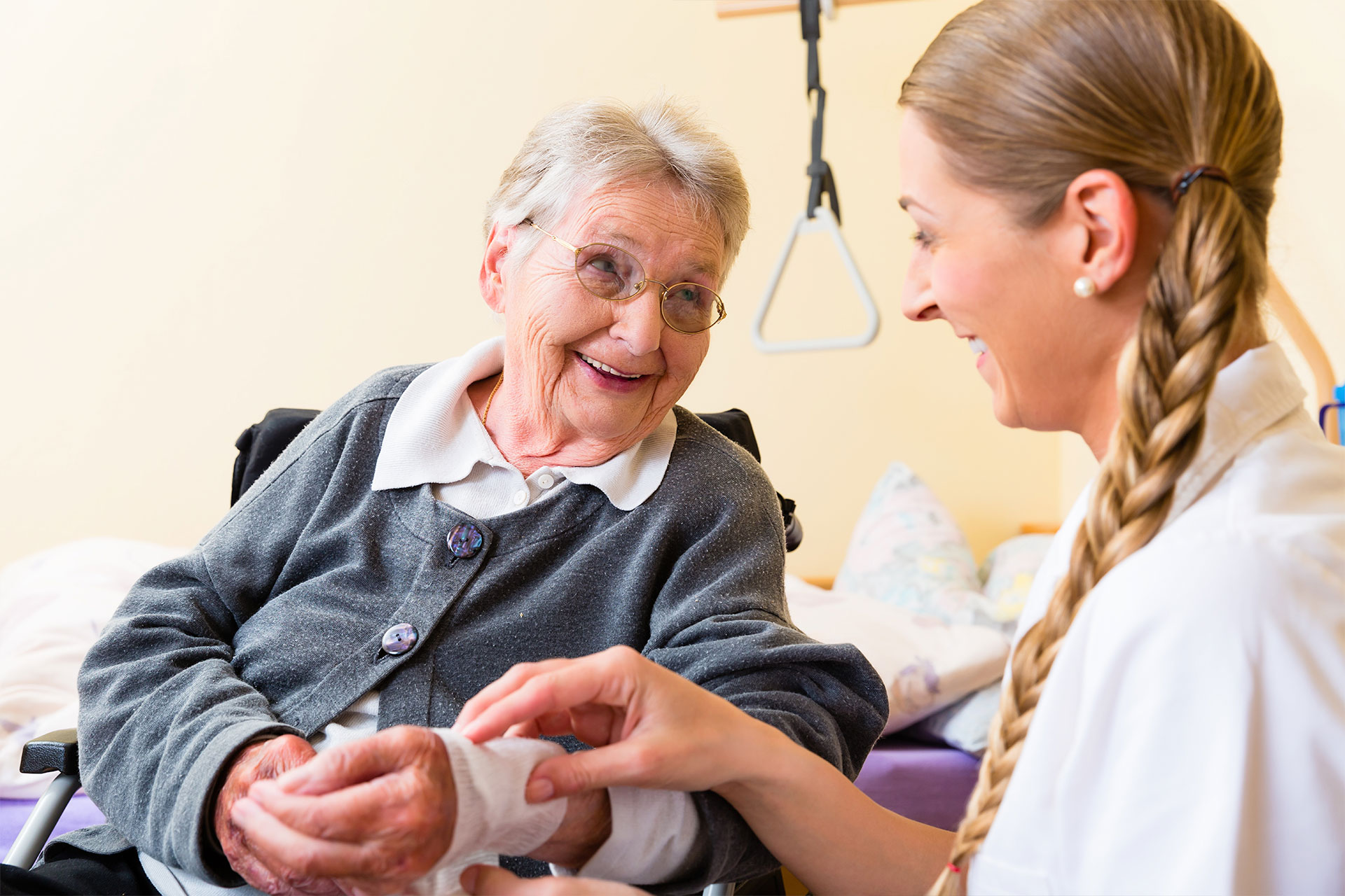 Hero-Wound-Care necrotizing fasciitis wound check